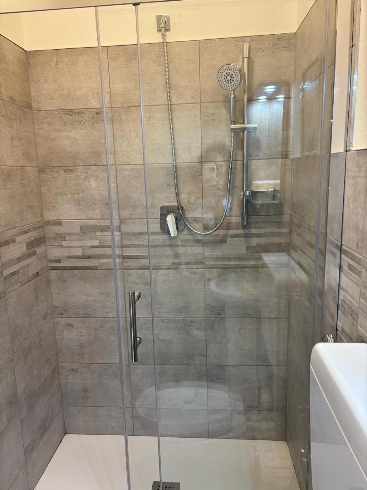 Affittacamere Home&Stazione Болоня Екстериор снимка