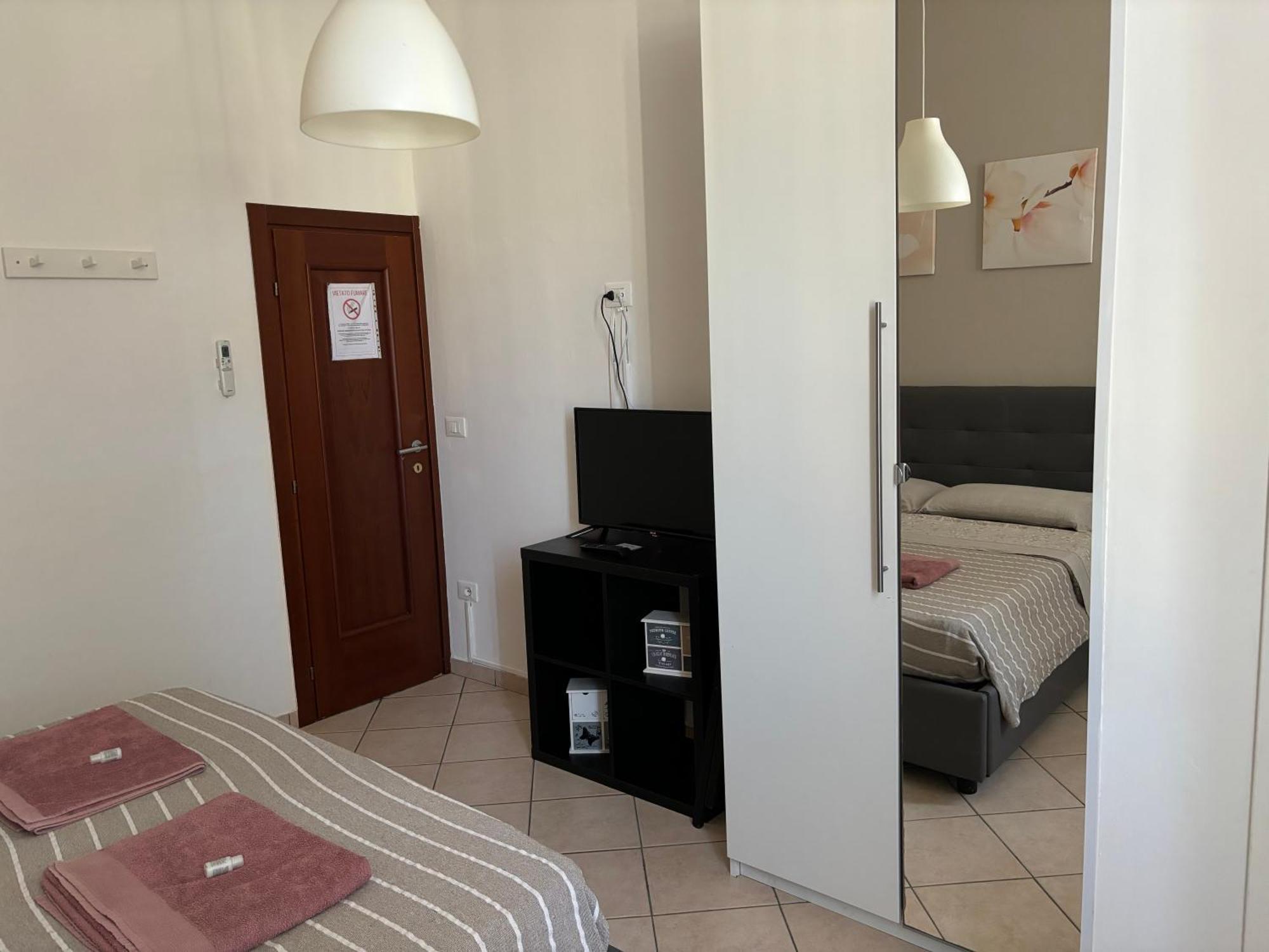Affittacamere Home&Stazione Болоня Екстериор снимка
